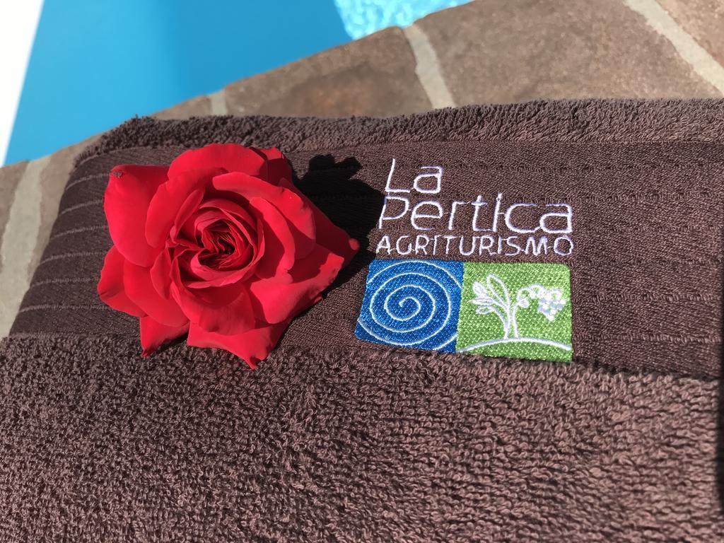 Agriturismo La Pertica コステロマーノ エクステリア 写真